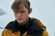 Der Doppelgänger von Alex Rider (Otto Farrant) verlässt heimlich die Eliteschule "Point Blanc". Er tötet dabei einen Autofahrer. Der Doppelgänger von Alex Rider (Otto Farrant) verlässt heimlich die Eliteschule "Point Blanc". Er tötet dabei einen Autofahrer.