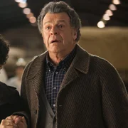 Walter (John Noble)