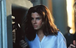 Angela Bennett (Sandra Bullock) ist auf der Flucht. Ihr Verfolger hat all ihre Daten aus staatlichen Computern gel&ouml;scht und offiziell ist aus Angela die Prostituierte Ruth Marx geworden. Angela k&auml;mpft verzweifelt um ihre Existenz.