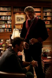 -- "Alpha Dog" Episode 8007 -- Pictured: (l-r) Roger Rees as Duke DeGuerin, Vincent D'onofrio as Detective Robert Goren -- USA Network Photo: Will Hart