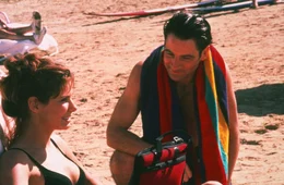 Im Urlaub lernt Angela Bennett (Sandra Bullock) den attraktiven Computer-Freak Jack Devlin (Jeremy Northam) kennen.