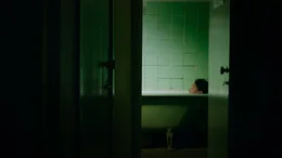 Eine Traumsequenz aus Iris Pakullas hybridem Dokumentarfilm, der Realit&auml;t und Traum kunstvoll miteinander verbindet.