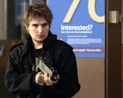 Daniel Hunter (Shawn Reaves) ist jederzeit bereit, Menschen zu töten. Wer kann ihn aufhalten? Daniel Hunter (Shawn Reaves) ist jederzeit bereit, Menschen zu töten. Wer kann ihn aufhalten?