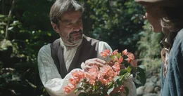 Botanische Entdeckeungen: Philibert Commerson (Bruno Forget) mit der Pflanze Bougainvillea.