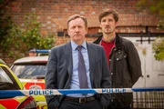 Barnaby (Neil Dudgeon, l.) und Nelson (Gwilym Lee, r.) haben es mit einer rätselhaften Mordserie zu tun. Barnaby (Neil Dudgeon, l.) und Nelson (Gwilym Lee, r.) haben es mit einer rätselhaften Mordserie zu tun.
