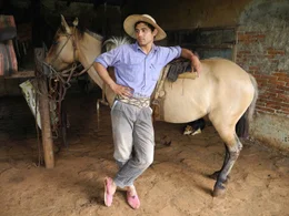 F&uuml;r den jungen Gaucho Sergio auf der Estancia Santa Cecilia im Norden Argentiniens ist Mate ein Lebensgef&uuml;hl.