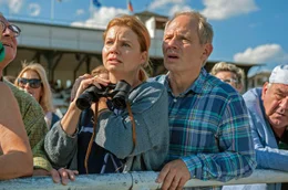 ARD Degeto MEIN WILDES HERZ - ALLES AUF SIEG, am Samstag (30.05.20) um 20:15 Uhr im ERSTEN. Beate (Annette Frier) und Joachim (Michael Lott) sind in gro&szlig;er Sorge um ihre Tochter Jana. &copy; ARD Degeto/Neue Sch&ouml;nhauser Filmproduktion, honorarfrei - Verwendung gem&auml;&szlig; der AGB im engen inhaltlichen, redaktionellen Zusammenhang mit genannter Degeto-Sendung und bei Nennung "Bild: ARD Degeto/Neue Sch&ouml;nhauser Filmproduktion" (S2+). ARD Degeto/Programmplanung und Presse, Tel: 069/1509-335, degeto-presse@degeto.de