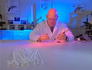 Nach 20 Jahren überführt der Kriminaltechniker Scott Marier den Täter anhand eines Plastik-Kabelbinders! Nach 20 Jahren überführt der Kriminaltechniker Scott Marier den Täter anhand eines Plastik-Kabelbinders!