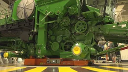 In Zweibrücken, Rheinland-Pfalz wird der Mähdrescher T670 produziert, eines der größten landwirtschaftlichen Fahrzeuge der Welt. In Zweibrücken, Rheinland-Pfalz wird der Mähdrescher T670 produziert, eines der größten landwirtschaftlichen Fahrzeuge der Welt.
