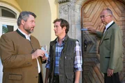 Ins Zentrum der Ermittlungen von Gert Achtziger (Alexander Duda, r.) und Anton Stadler (Dieter Fischer, l.) gerät der Ehemann der Toten, Jörg Wieland (Stefan Murr, M.).