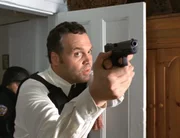 Detective Robert Goren (Vincent D'Onofrio) kommt dem Mörder auf die Spur. Detective Robert Goren (Vincent D'Onofrio) kommt dem Mörder auf die Spur.