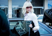 Lorraine Broughton (Charlize Theron)
