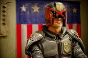 Dredd (Karl Urban) ist einer der Judges, die in der Metropole Megacitiy One &uuml;ber Recht und Ordnung herrschen und die Polizeigewalt, Richter und Henker in einer Person vereinen.
