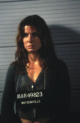 Angela Bennett (Sandra Bullock).