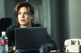 Angela Bennett (Sandra Bullock).