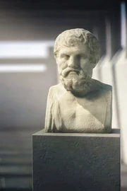 Der griechische Gelehrte Xenophon. Um 400 v. Chr. beschimpft er die Athener für ihren unwürdigen Umgang mit alten Menschen.