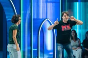 Von links: Eva Karl Faltermeier und Matze Knop bei der Aktion Scharade. Von links: Eva Karl Faltermeier und Matze Knop bei der Aktion Scharade.