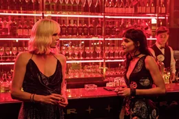L - R: Lorraine Broughton (Charlize Theron), Delphine Lasalle (Sofia Boutella)