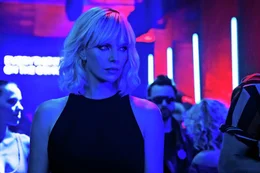 Lorraine Broughton (Charlize Theron)