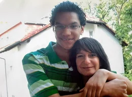 Maria Torres, mit ihrem Sohn Adrian.