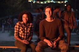 L-R: Ruby Daly (Amandla Stenberg) and Liam Stewart (Harris Dickinson)