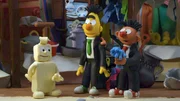 Ernie und Bert sind als Geheimagenten auf dem Flohmarkt unterwegs. Ihre Mission lautet: Fangt den geheimnisvollen Butterfinger! Ernie und Bert sind als Geheimagenten auf dem Flohmarkt unterwegs. Ihre Mission lautet: Fangt den geheimnisvollen Butterfinger!