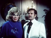 Verkleidet klügeln Max (Lionel Stander, l.) und Jonathan (Robert Wagner, r.) einen Plan aus, um Jennifer aus den Händen eiskalter Killer zu retten ...