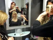 V.l.: Shoppingbegleitung Eva, Kandidatin Katharina und Stylistinnen.