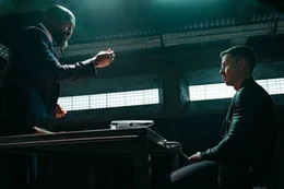Bathurst 2020 (Chjwetel Ejiofor, l.); Evan McCauley (Mark Wahlberg, r.)