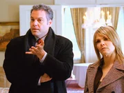 Goren (Vincent D'Onofrio) und Eames (Kathryn Erbe) ermitteln: Wer hat die junge Frau, das Mitglied einer reichen Familie, und ihren Yogalehrer umgebracht?