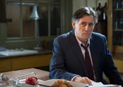 Im Leichenschauhaus des Dubliner Hospitals fühlt der Pathologe Quirke (Gabriel Byrne) sich wohler als in der Gesellschaft lebender Menschen.