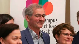 F&uuml;nf B&uuml;rgerrechtler berichten von ihrem Weg in die DDR-Opposition, &uuml;ber ihre revolution&auml;re Erweckung im Herbst `89 und ihren politischen Werdegang in den vergangenen 35 Jahren. Was haben Sie gewollt? Was haben Sie gekonnt? Was haben Sie geschafft? Welche Rolle spielten Sie damals und welche spielen sie in den gesellschaftlichen Auseinandersetzungen der Gegenwart. - Matthias Platzeck.