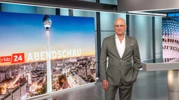 RUNDFUNK BERLIN-BRANDENBURG Volker Wieprecht, Moderator die Nachrichtensendung "rbb24 Abendschau" vom Rundfunk Berlin-Brandenburg (rbb). &copy; rbb/Gundula Krause, honorarfrei - Verwendung gem&auml;&szlig; der AGB im engen inhaltlichen, redaktionellen Zusammenhang mit genannter rbb-Sendung bei Nennung "Bild: rbb/Gundula Krause" (S2+). rbb Presse & Information, Masurenallee 8-14, 14057 Berlin, Tel: 030/97 99 3-12118 oder -12116, pressefoto@rbb-online.de