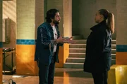 Harry Keshegian (Adam Goldberg, l.); Robyn McCall (Queen Latifah, r.)