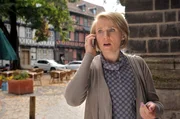 Sylvia Wegener (Winnie B&ouml;we) erh&auml;lt einen Anruf.