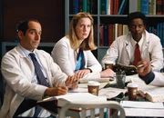 Eine aufmüpfige Bande: Peter Jacobson als Taub, Anne Dudek als Amber, Edi Gathegi als Cole Eine aufmüpfige Bande: Peter Jacobson als Taub, Anne Dudek als Amber, Edi Gathegi als Cole