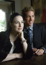 Der CSIler Greg (Eric Szmanda) ist fasziniert von der geheimnisvollen Ellen Whightbridge (Dita Von Teese), die nicht nur an ihm, sondern auch an seiner Arbeit Interesse zeigt.