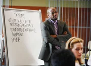 Missachtete Autorität: Omar Epps als Dr. Eric Foreman (M.) Missachtete Autorität: Omar Epps als Dr. Eric Foreman (M.)