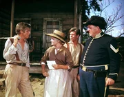 Cpl. Peterson (Andy Devine, r.)