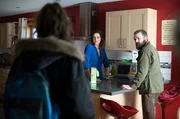 Jimmy Perez (Douglas Henshall) Tochter Cassie (Erin Armstrong) stellt ihrem Vater ihren neuen Freund Edison (Benjamin Cawley) vor. Jimmy Perez (Douglas Henshall) Tochter Cassie (Erin Armstrong) stellt ihrem Vater ihren neuen Freund Edison (Benjamin Cawley) vor.