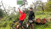 SWR Moderator Johannes Zenglein und Lena Fuchs auf Gravelbike-Tour durchs Land der 1000 Hügel.