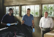 L-R: Tech Jennings (Greg Jennings), Derek Morgan (Shemar Moore) and Det. John Barton (Dean Norris). L-R: Tech Jennings (Greg Jennings), Derek Morgan (Shemar Moore) and Det. John Barton (Dean Norris).