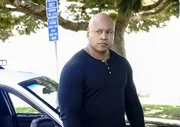 Als das NCIS-Team herausfindet, dass eines der Mordopfer in Diensten des brasilianischen Konsulats stand, muss Sam (LL Cool J) den Konsul in Sicherheit bringen. Als das NCIS-Team herausfindet, dass eines der Mordopfer in Diensten des brasilianischen Konsulats stand, muss Sam (LL Cool J) den Konsul in Sicherheit bringen.