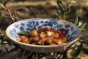 Zu Tisch Westsizilien – Typisch sizilianische Caponata. Zu Tisch Westsizilien – Typisch sizilianische Caponata.