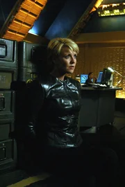 Das Stargate ist weg! Eine Gruppe namens "Trust" hat es in seiner Gewalt. Ihr Ziel ist es, die Menschheit unter allen Umständen vor außerirdischen Attacken zu bewahren. Kann Sam (Amanda Tapping) die Gruppe davon abhalten, einen gefährlichen Giftangriff zu starten?