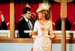 Danny tritt zusammen mit Johnny in einem Mississippi-Showboat auf.