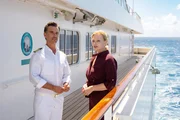 Kapitän Max Parger (Florian Silbereisen) versucht Winzerin Esther Sarchow (Susanna Simon) auf andere Gedanken zu bringen.