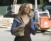 Nach alldem was Lynette (Felicity Huffman) durchgemacht hat, f&uuml;hlt sie sich zur Kirche pl&ouml;tzlich hingezogen und bittet Bree um Rat, da Bree die gl&auml;ubigste Person ist, die Lynette kennt. Doch Lynette wird nur von ihrer Freundin entt&auml;uscht ...