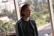 Ava (Hannah Einbinder), die maßgeblich geholfen hat, Deborahs Lebenstraum einer eigenen Late-Night-Show möglich zu machen, geht davon aus, dass sie Chefautorin wird. Doch dann kommt es zum Eklat. Ava (Hannah Einbinder), die maßgeblich geholfen hat, Deborahs Lebenstraum einer eigenen Late-Night-Show möglich zu machen, geht davon aus, dass sie Chefautorin wird. Doch dann kommt es zum Eklat.