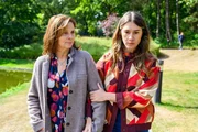 Heidi Hertz (Adelheid Kleineidam, l.) und Elisabeth "Betty" Hertz (Henrike Hahn, r.) Heidi Hertz (Adelheid Kleineidam, l.) und Elisabeth "Betty" Hertz (Henrike Hahn, r.)